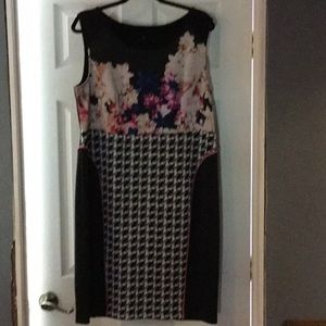 EUC Color blocked dress.